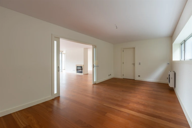 Apartamento T5 para Venda em Lordelo do Ouro e Massarelos Foto 140