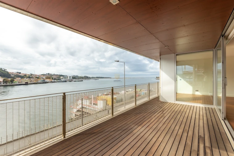 Apartamento T5 para Venda em Lordelo do Ouro e Massarelos Foto 3
