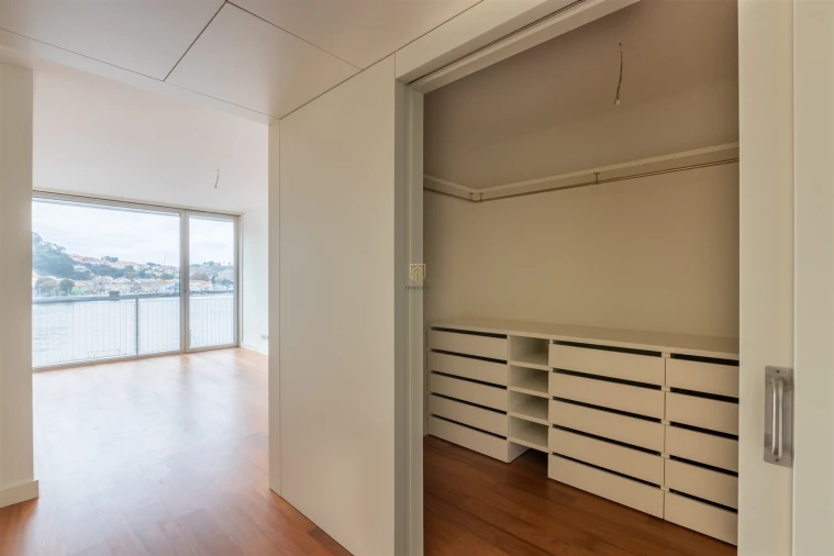 Apartamento T5 para Venda em Lordelo do Ouro e Massarelos Foto 114