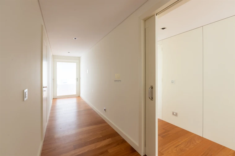 Apartamento T5 para Venda em Lordelo do Ouro e Massarelos Foto 7
