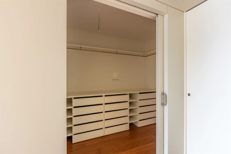 Apartamento T5 para Venda em Lordelo do Ouro e Massarelos Foto 184