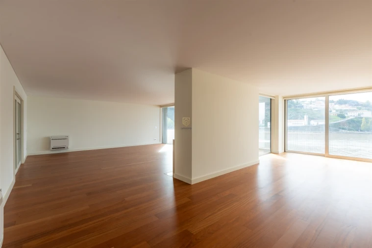 Apartamento T5 para Venda em Lordelo do Ouro e Massarelos Foto 91