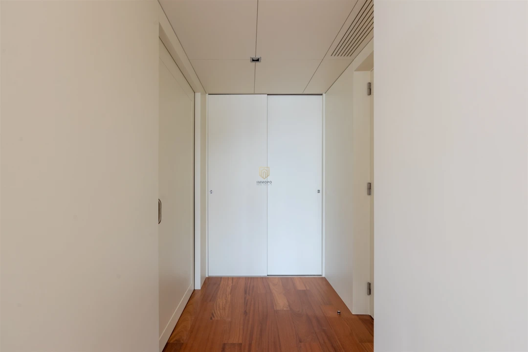 Apartamento T5 para Venda em Lordelo do Ouro e Massarelos Foto 193