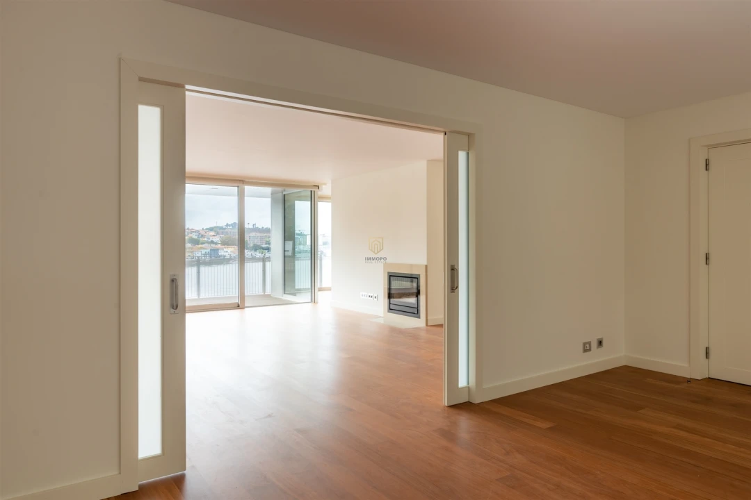 Apartamento T5 para Venda em Lordelo do Ouro e Massarelos Foto 19