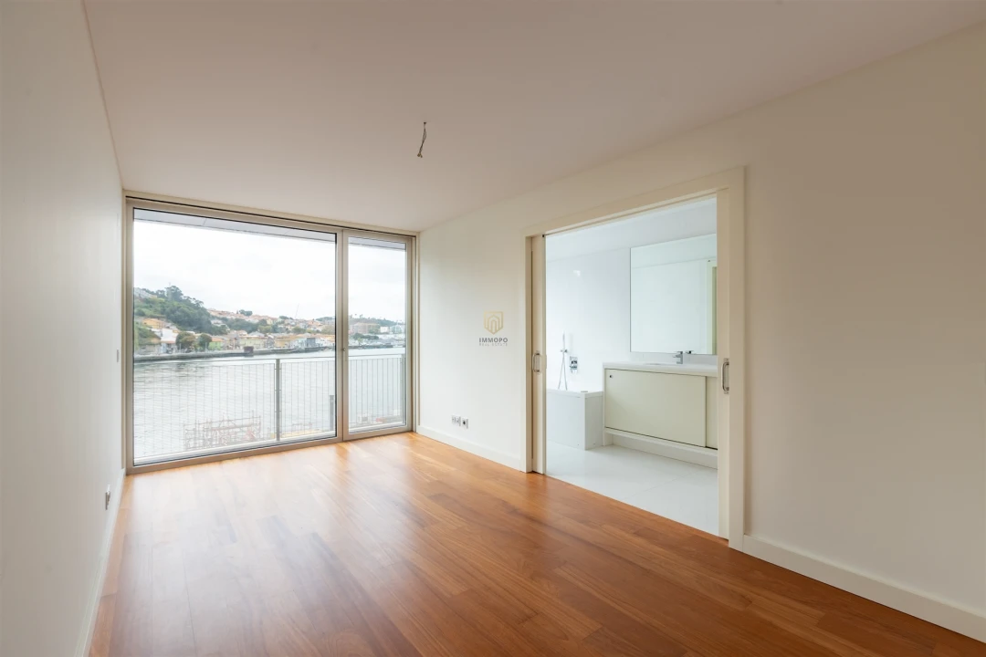 Apartamento T5 para Venda em Lordelo do Ouro e Massarelos Foto 111