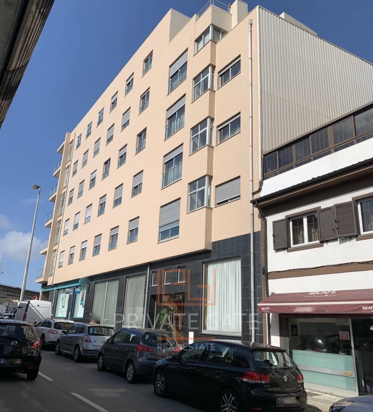 Loja para Arrendamento em Rio Tinto Foto 1