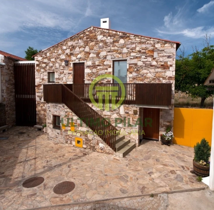 Moradia T5 para Venda em Gimonde Foto 1