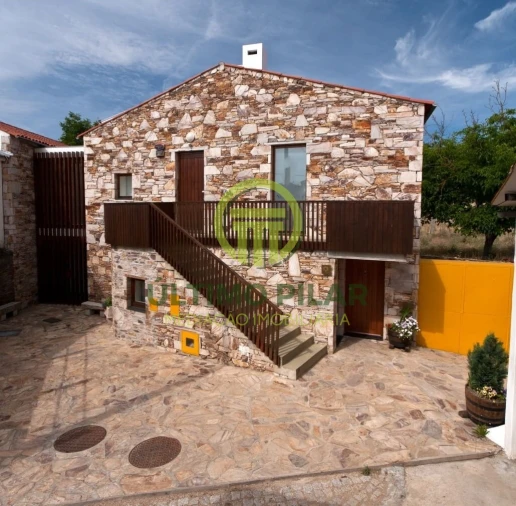 Moradia T5 para Venda em Gimonde Foto 1