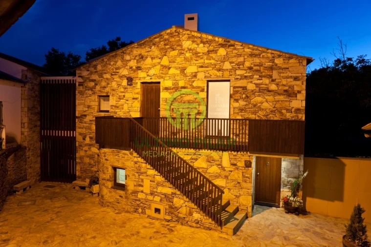 Moradia T5 para Venda em Gimonde Foto 4