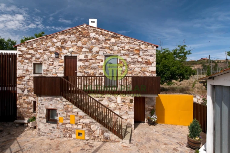 Moradia T5 para Venda em Gimonde Foto 2