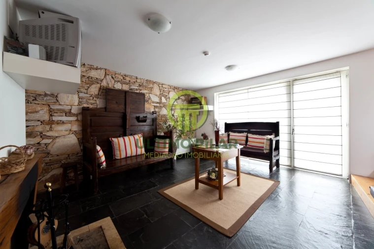 Moradia T5 para Venda em Gimonde Foto 16