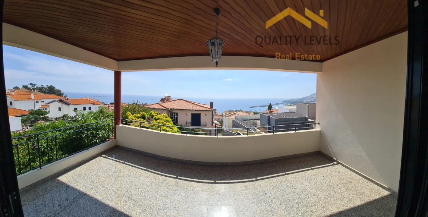 Moradia T4 para Venda em Funchal (Santa Maria Maior) Foto 12