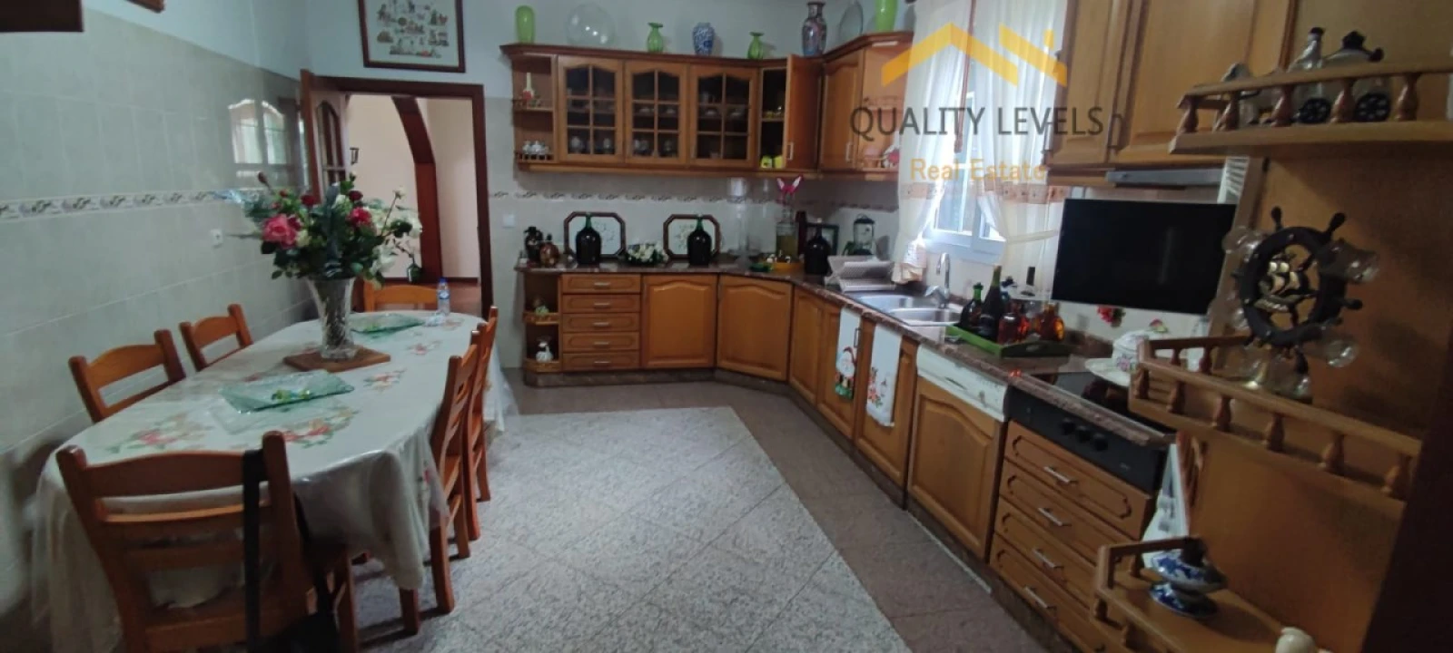 Moradia T4 para Venda em Funchal (Santa Maria Maior) Foto 8