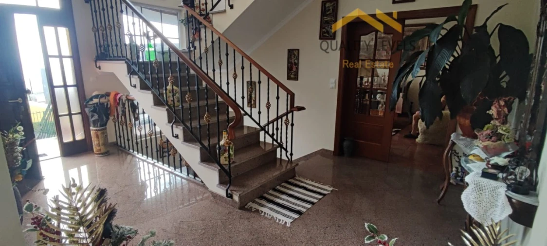 Moradia T4 para Venda em Funchal (Santa Maria Maior) Foto 7