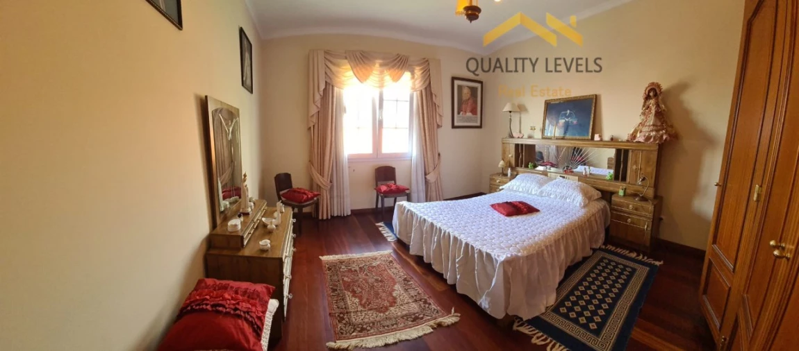 Moradia T4 para Venda em Funchal (Santa Maria Maior) Foto 9