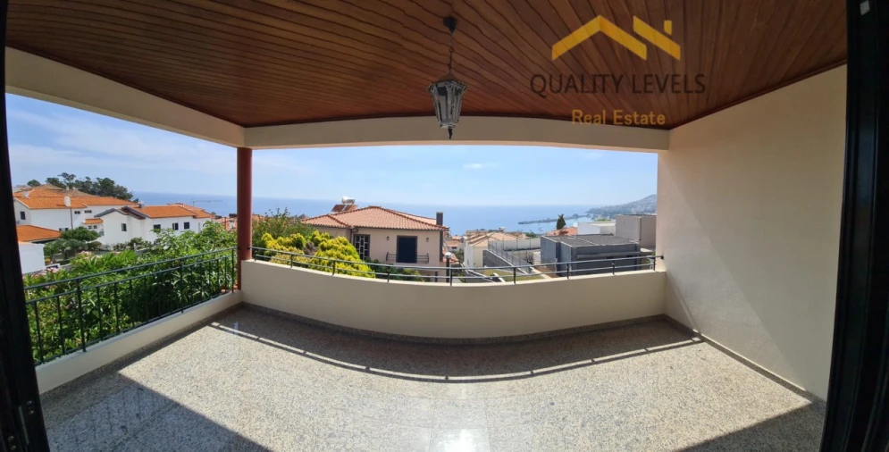 Moradia T4 para Venda em Funchal (Santa Maria Maior) Foto 12