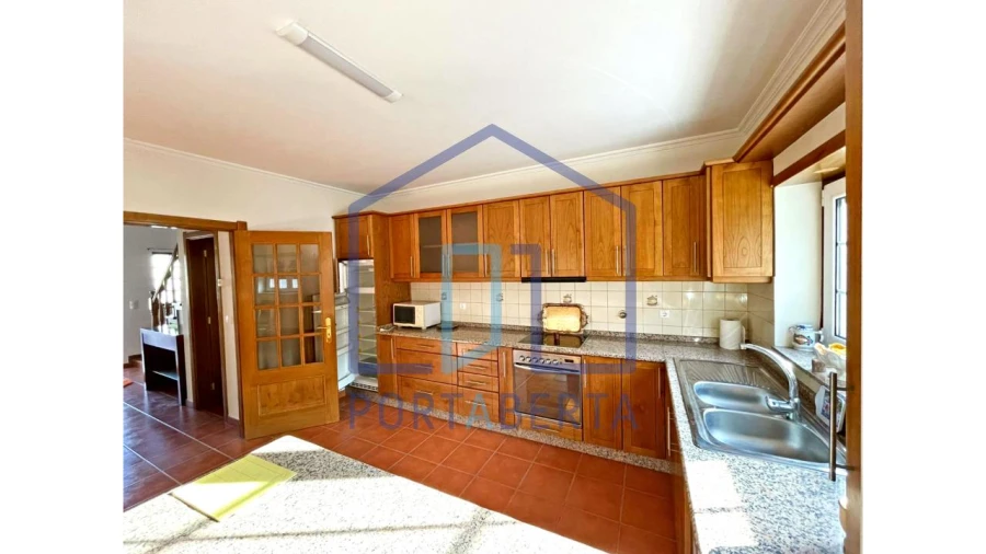 Moradia T3 para Venda em Santa Cruz/Trindade e Sanjurge Foto 9