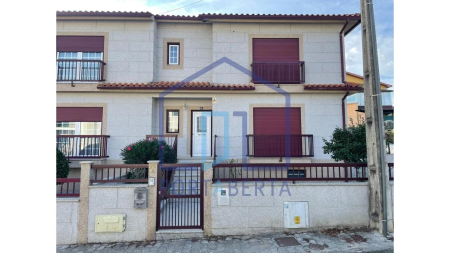 Moradia T3 para Venda em Santa Cruz/Trindade e Sanjurge Foto 1