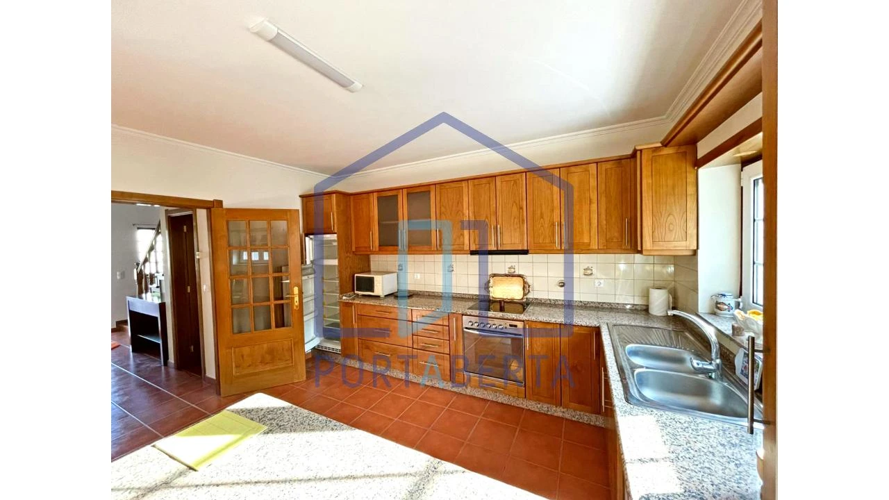 Moradia T3 para Venda em Santa Cruz/Trindade e Sanjurge Foto 9