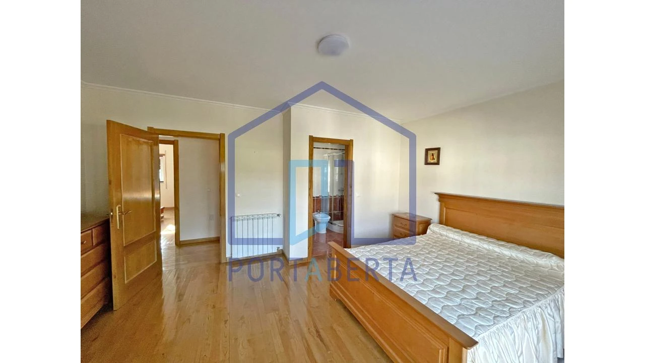 Moradia T3 para Venda em Santa Cruz/Trindade e Sanjurge Foto 13