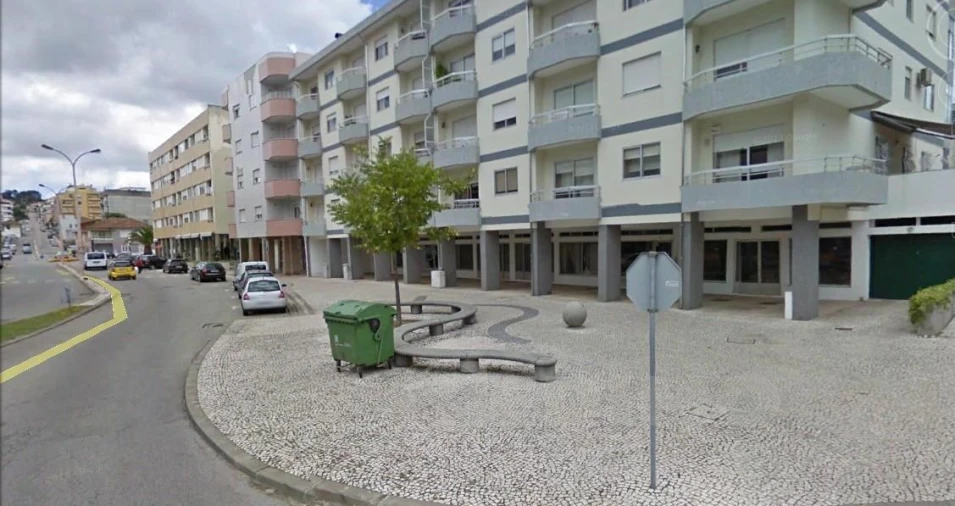 Loja para Arrendamento em São João da Madeira Foto 8