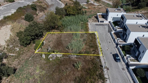 Terreno para Venda em Alenquer (Santo Estêvão e Triana)