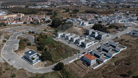 Terreno para Venda em Alenquer (Santo Estêvão e Triana)