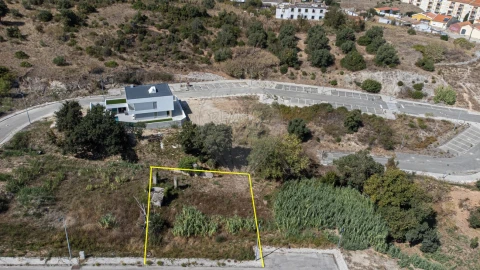 Terreno para Venda em Alenquer (Santo Estêvão e Triana)