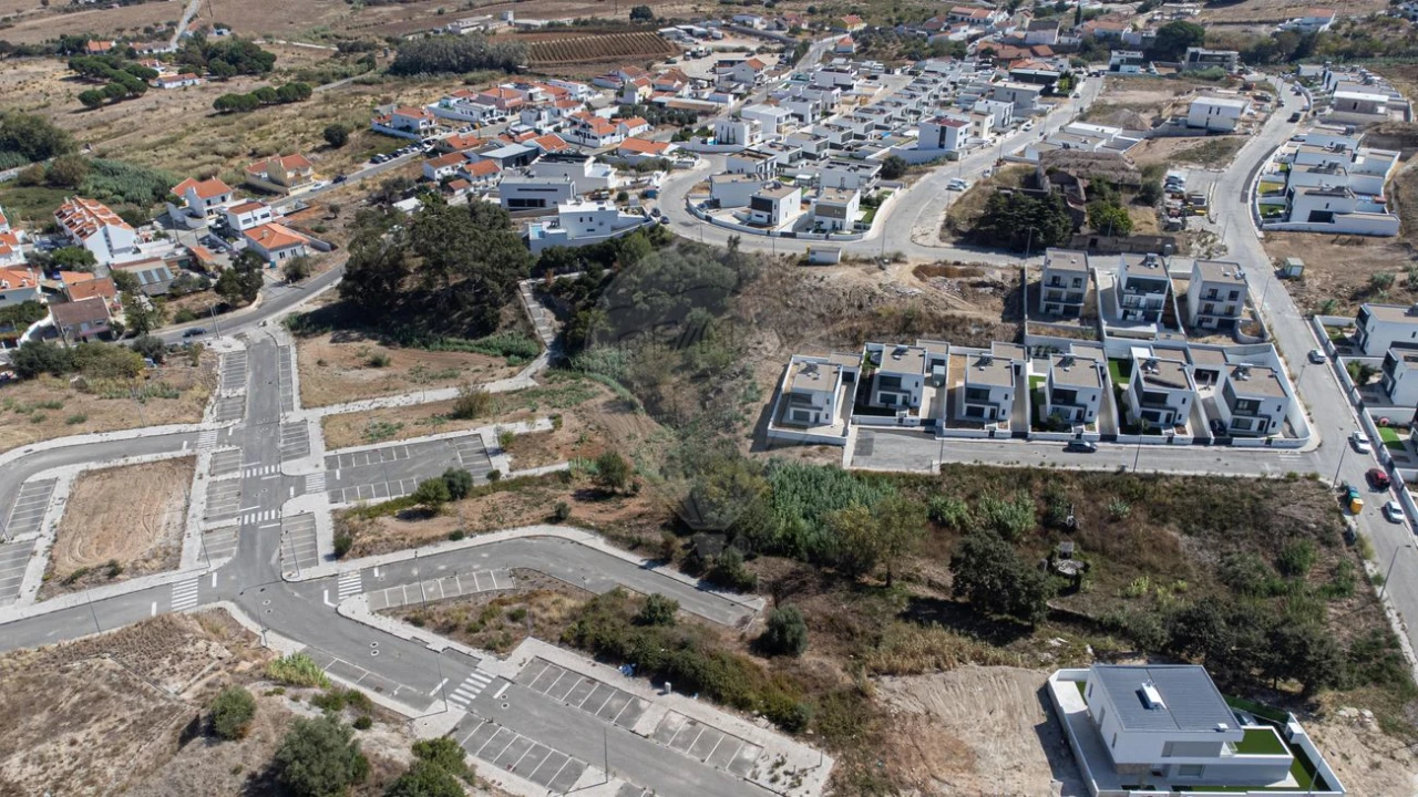 Terreno para Venda em Alenquer (Santo Estêvão e Triana) Foto 1