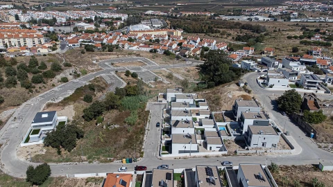 Terreno para Venda em Alenquer (Santo Estêvão e Triana)