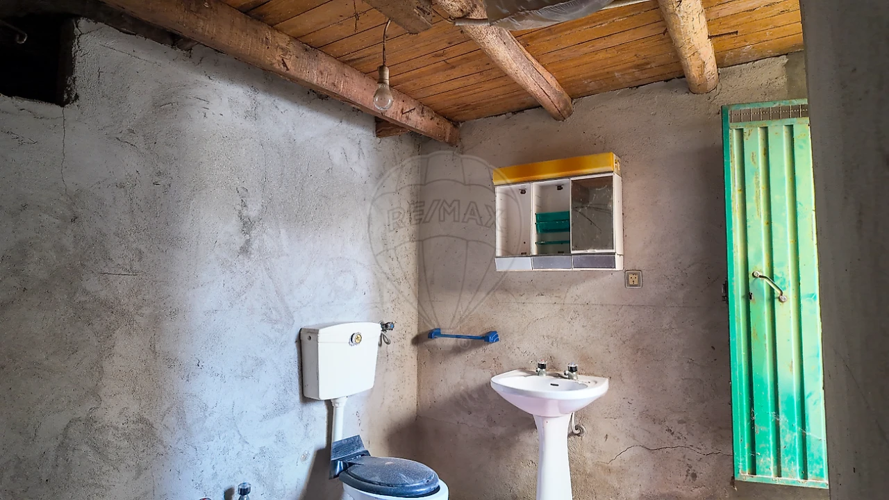 Moradia T3 para Venda em Ceira Foto 14