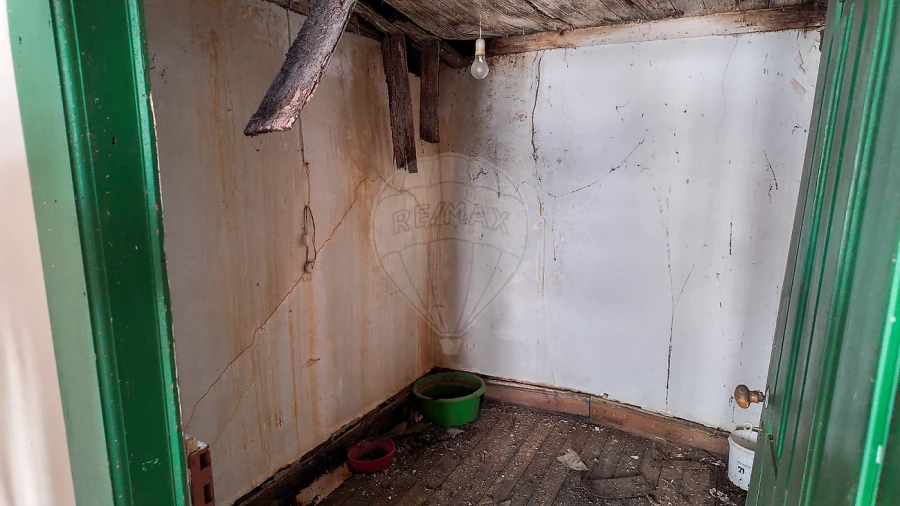 Moradia T3 para Venda em Ceira Foto 8