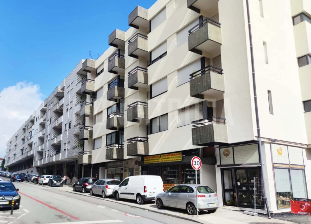 Garagem para Venda em São Vitor (Braga) Foto 1