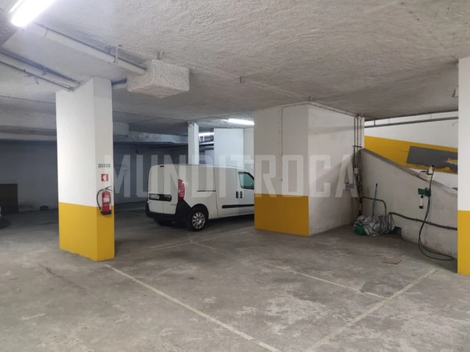 Garagem para Venda em São Vitor (Braga) Foto 6