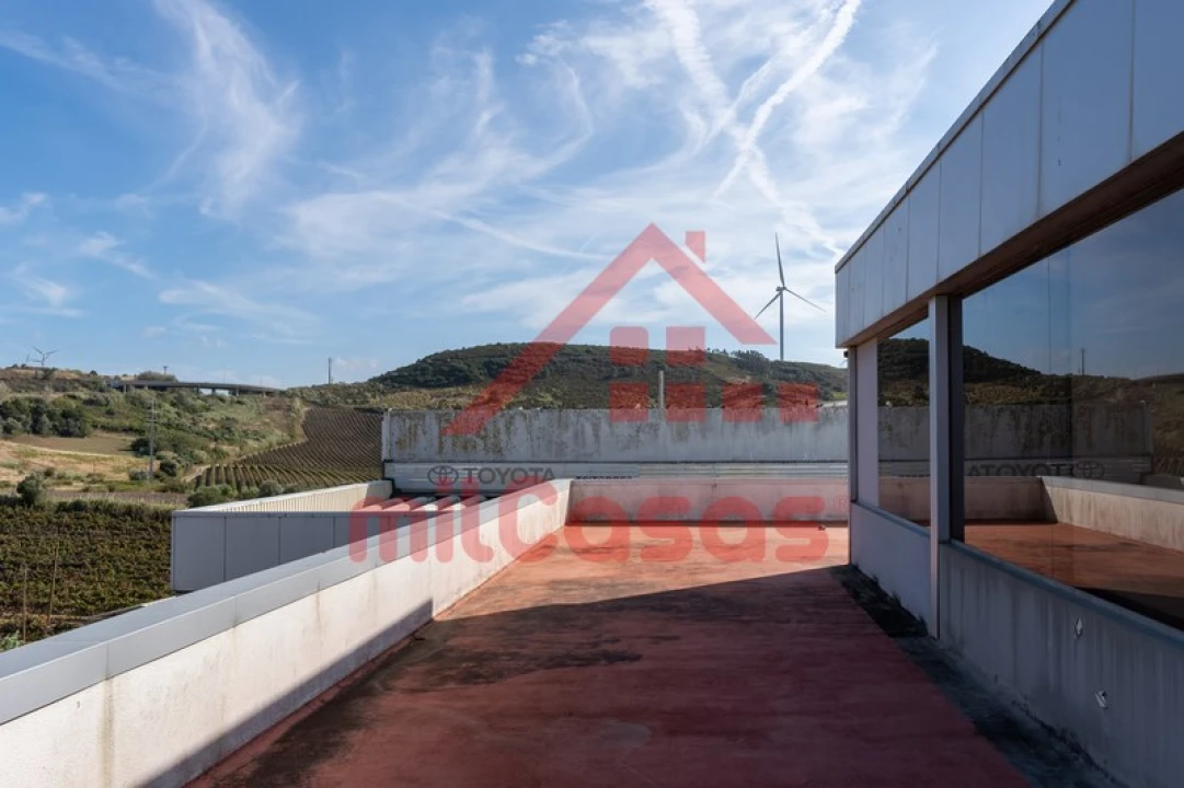 Escritório para Arrendamento em Santa Maria, São Pedro e Matacães Foto 19