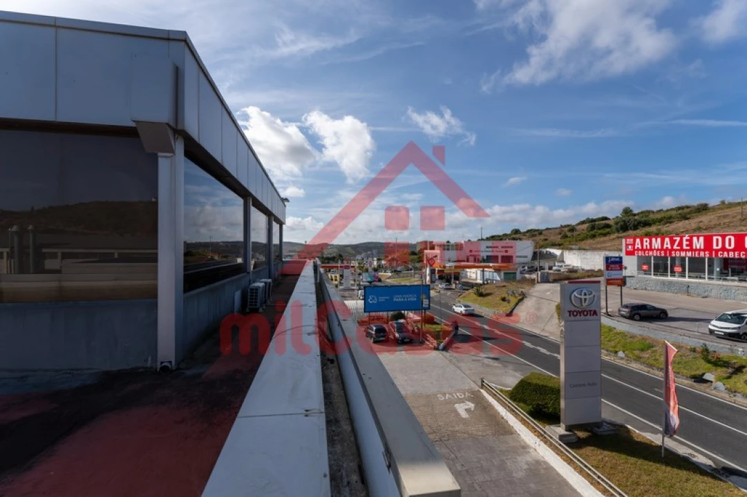 Escritório para Arrendamento em Santa Maria, São Pedro e Matacães Foto 22