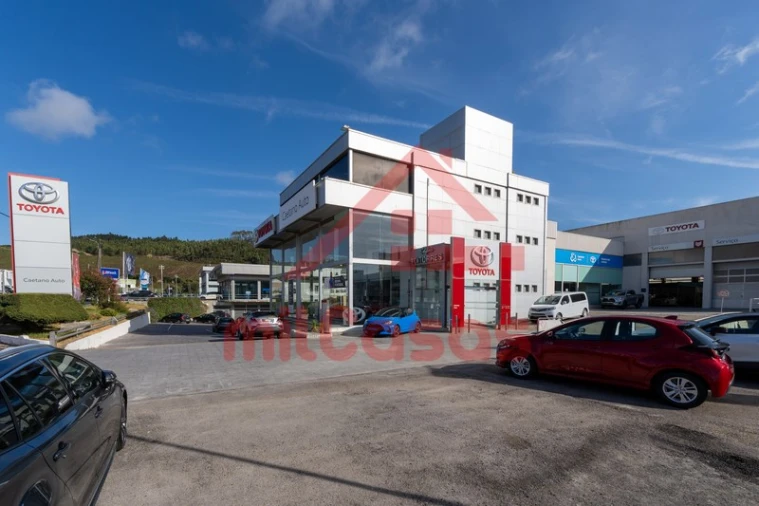 Escritório para Arrendamento em Santa Maria, São Pedro e Matacães Foto 2