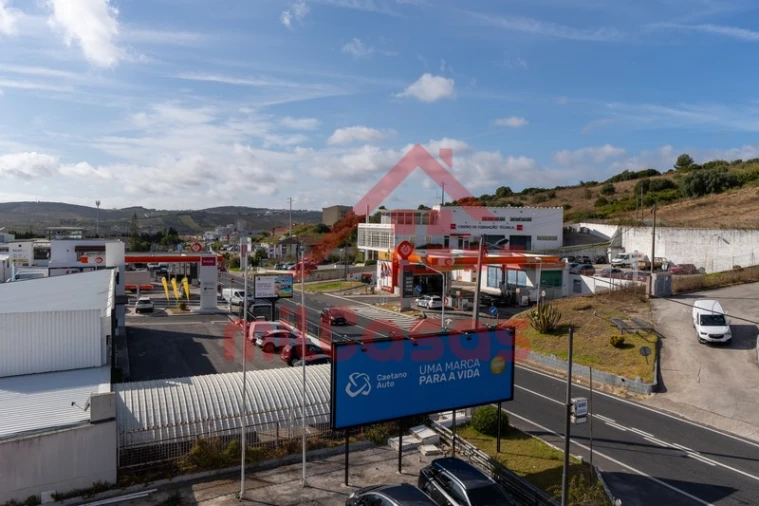 Escritório para Arrendamento em Santa Maria, São Pedro e Matacães Foto 27