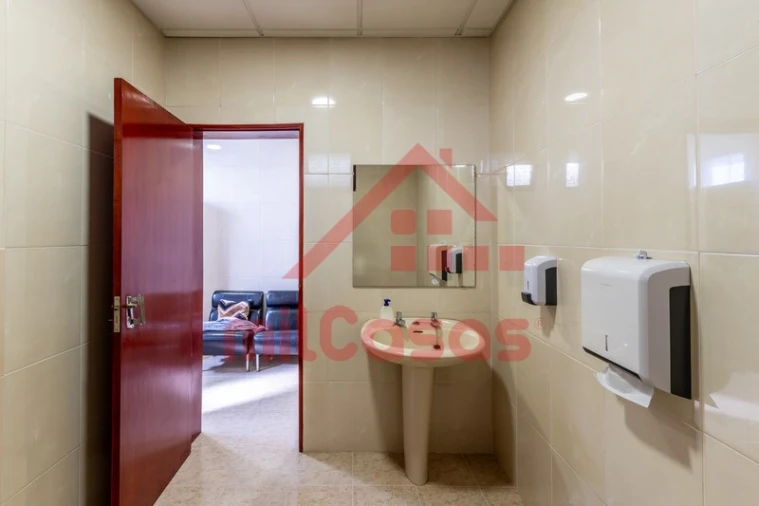 Escritório para Arrendamento em Santa Maria, São Pedro e Matacães Foto 20