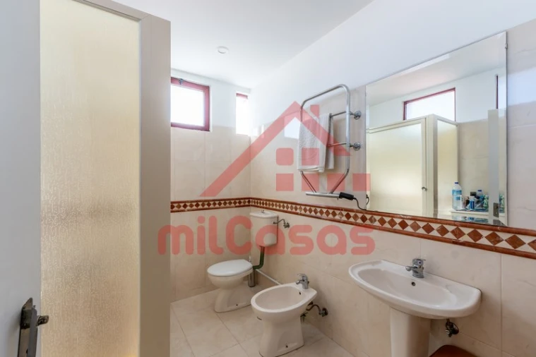 Escritório para Arrendamento em Santa Maria, São Pedro e Matacães Foto 21