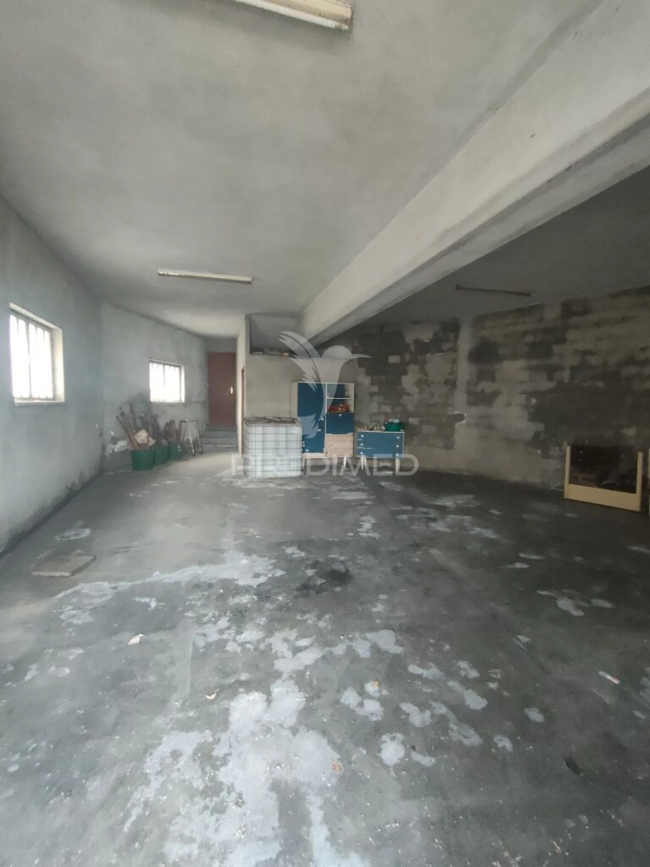 Prédio para Venda em Amiais de Baixo Foto 5