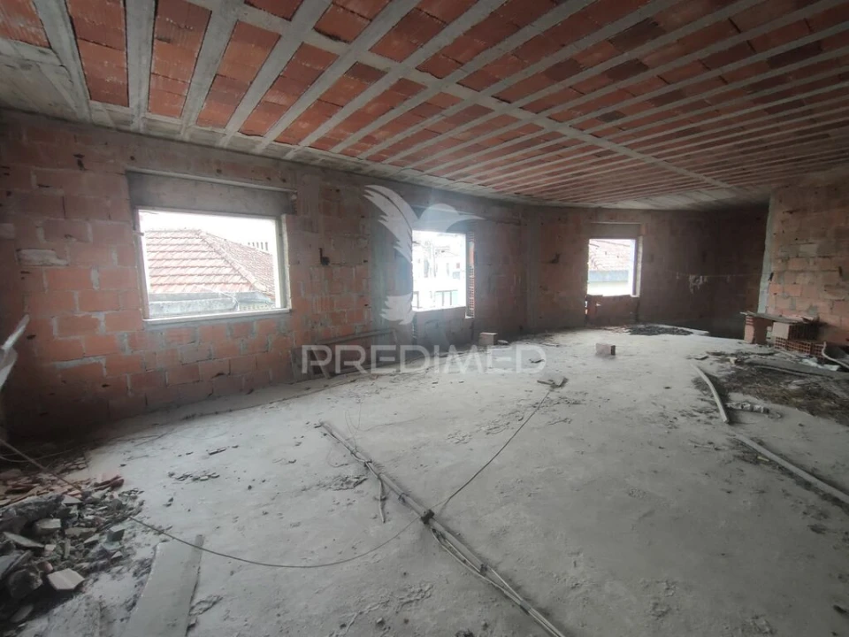 Prédio para Venda em Amiais de Baixo Foto 16