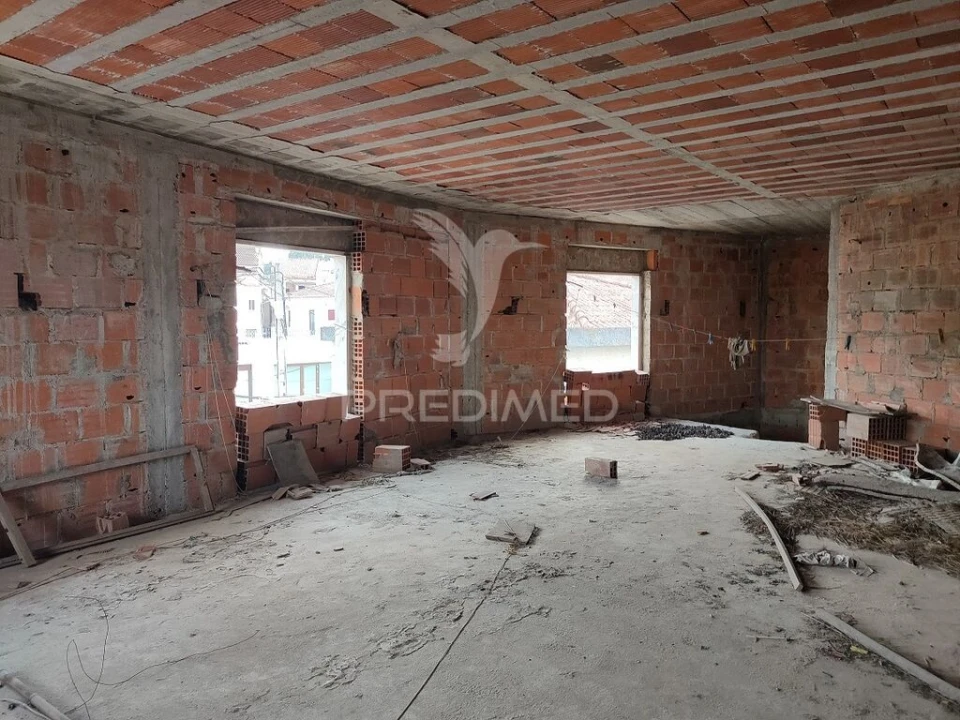 Prédio para Venda em Amiais de Baixo Foto 17