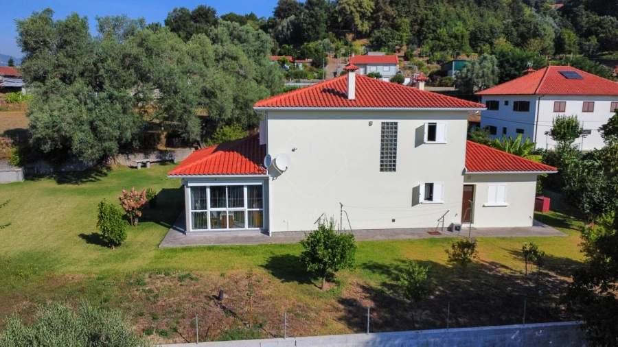 Moradia T3 para Venda em Gondoriz Foto 4