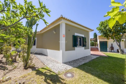 Moradia T4 para Venda em Lagos (São Sebastião e Santa Maria)