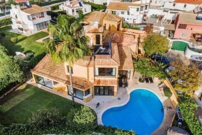 Moradia T8 para Venda em Albufeira e Olhos de Água