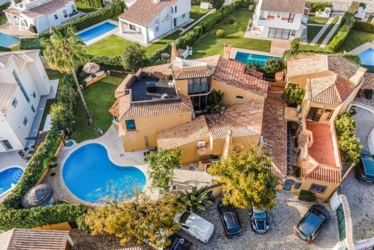 Moradia T8 para Venda em Albufeira e Olhos de Água Foto 46