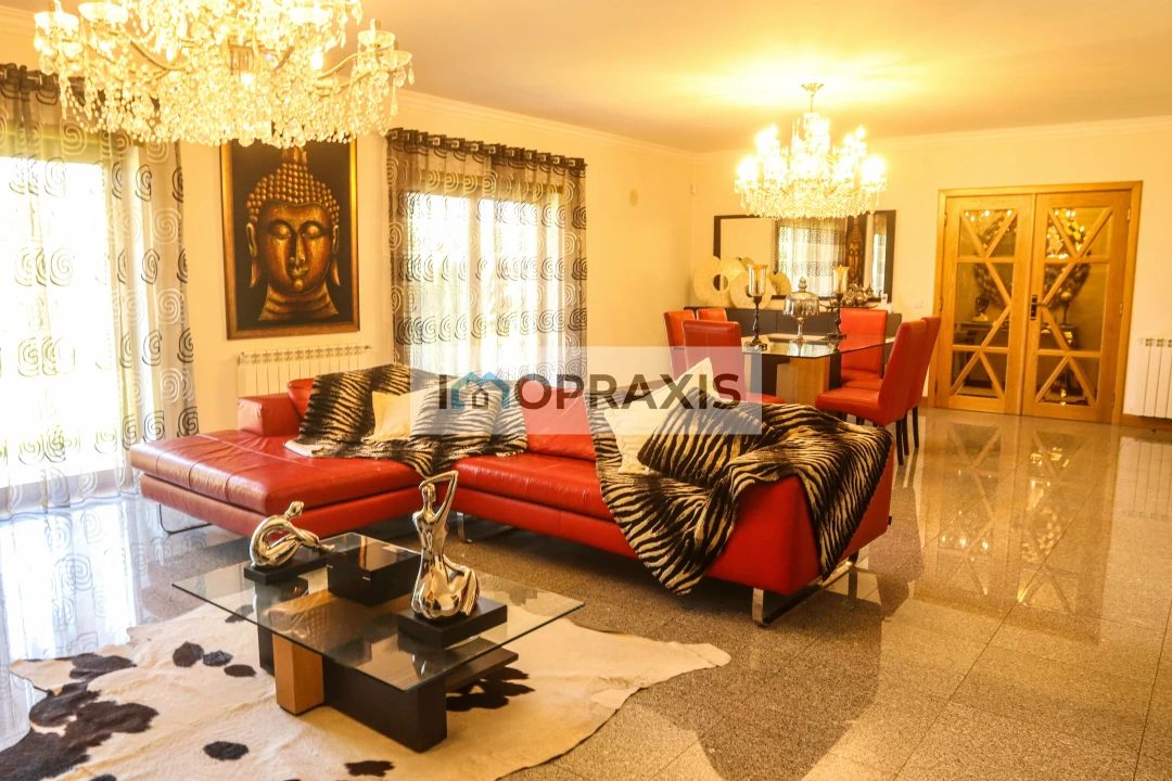 Moradia T5 para Venda em Batalha Foto 10