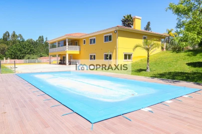 Moradia T5 para Venda em Batalha