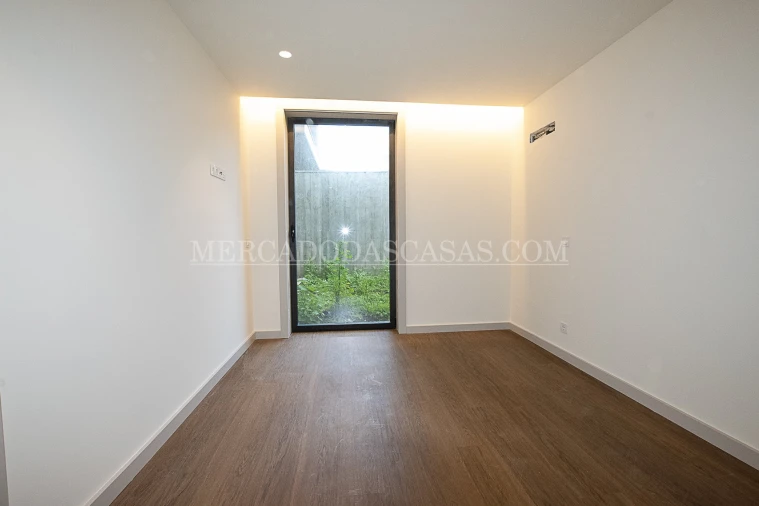 Apartamento T2 para Venda em Espinho Foto 8